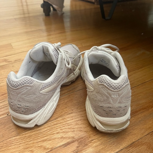 ASICS size 7 - Picture 3 of 4